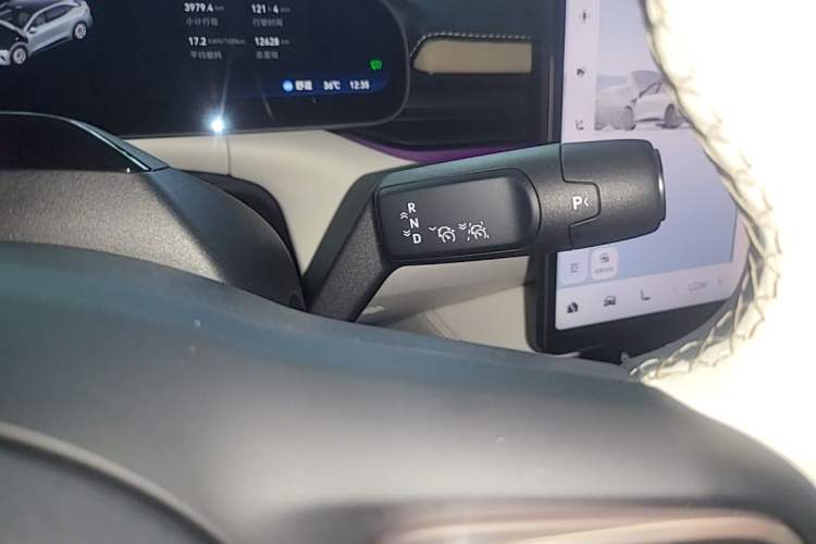 Used Zeekr 007GT 2025 Four-Wheel Drive Intelligent Driving Version 75 kWh Gear Lever