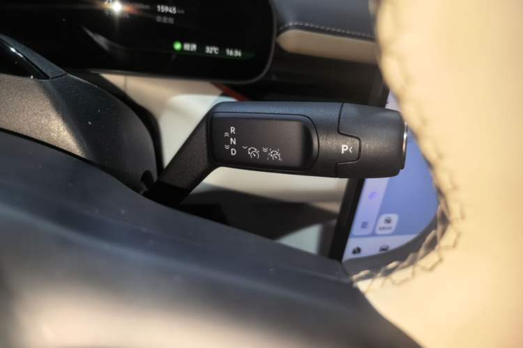 Used Zeekr 007GT 2025 Four-Wheel Drive Intelligent Driving Version 75 kWh Gear Lever