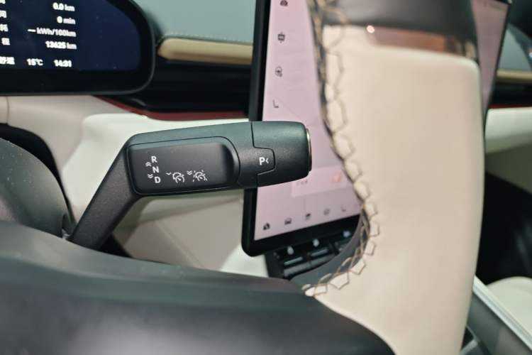 Used Zeekr 007GT 2025 Four-Wheel Drive Intelligent Driving Version 75 kWh Gear Lever