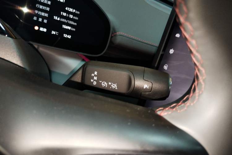 Used Zeekr 007GT 2025 Long-Range Rear-Wheel Drive Intelligent Driving Version 100 kWh Gear Lever