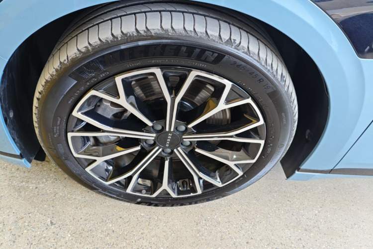 Used Zeekr 007GT 2025 Four-Wheel Drive Intelligent Driving Version 75 kWh Left Front Wheel Hub