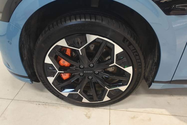 Used Zeekr 007GT 2025 Four-Wheel Drive Intelligent Driving Version 75 kWh Left Front Wheel Hub