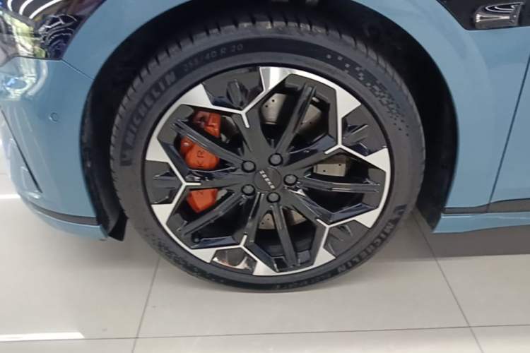 Used Zeekr 007GT 2025 Four-Wheel Drive Intelligent Driving Version 75 kWh Left Front Wheel Hub