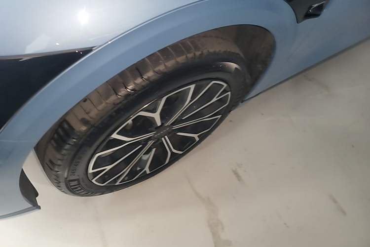 Used Zeekr 007GT 2025 Four-Wheel Drive Intelligent Driving Version 75 kWh Left Front Wheel Hub