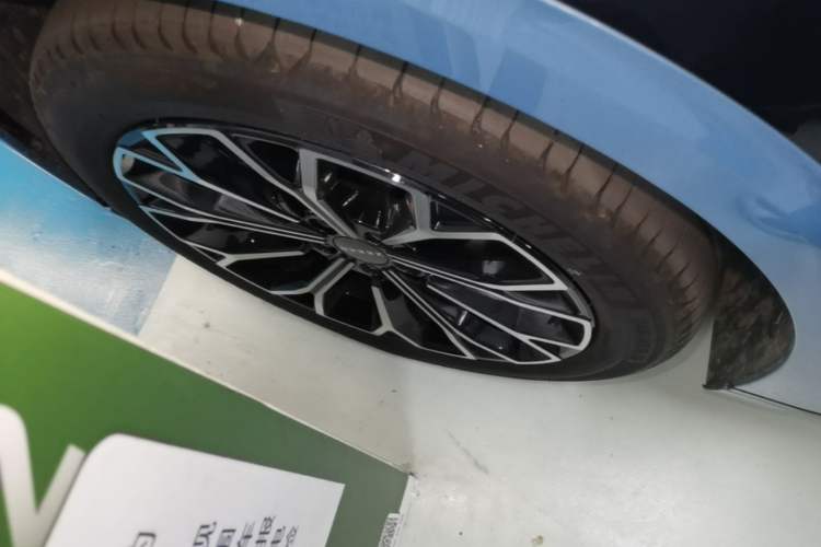 Used Zeekr 007GT 2025 Four-Wheel Drive Intelligent Driving Version 75 kWh Left Front Wheel Hub