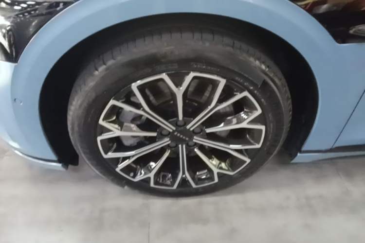 Used Zeekr 007GT 2025 Four-Wheel Drive Intelligent Driving Version 75 kWh Left Front Wheel Hub