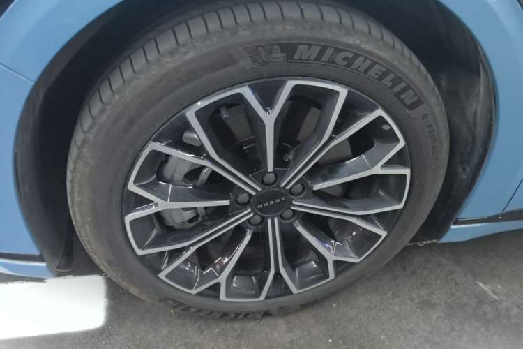 Used Zeekr 007GT 2025 Four-Wheel Drive Intelligent Driving Version 75 kWh Left Front Wheel Hub