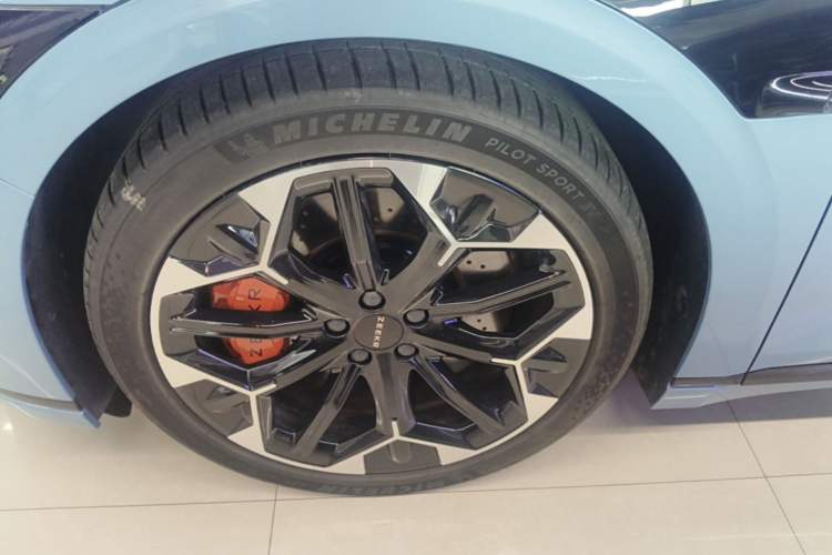 Used Zeekr 007GT 2025 Four-Wheel Drive Intelligent Driving Version 75 kWh Left Front Wheel Hub