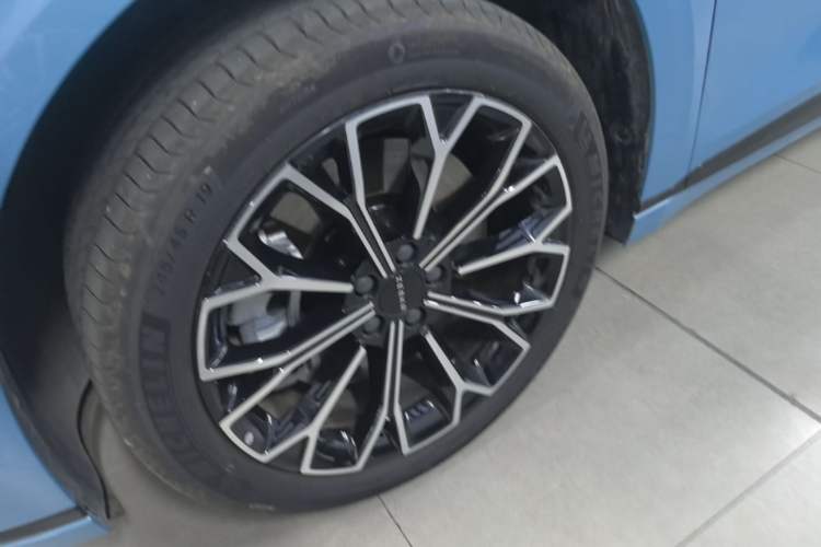 Used Zeekr 007GT 2025 Four-Wheel Drive Intelligent Driving Version 75 kWh Left Front Wheel Hub