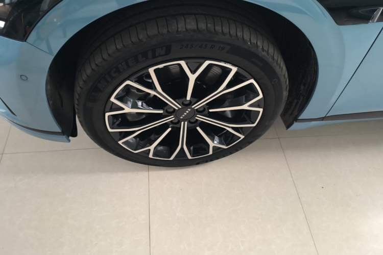 Used Zeekr 007GT 2025 Four-Wheel Drive Intelligent Driving Version 75 kWh Left Front Wheel Hub
