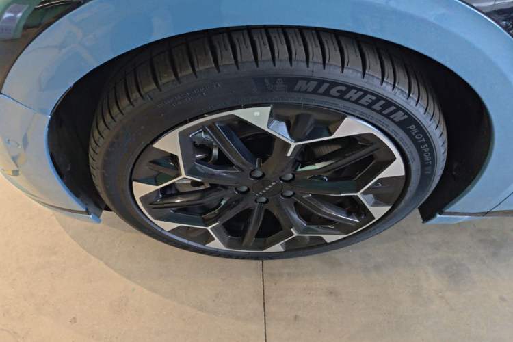 Used Zeekr 007GT 2025 Rear-Drive Intelligent Driving Version 75 kWh Left Front Wheel Hub