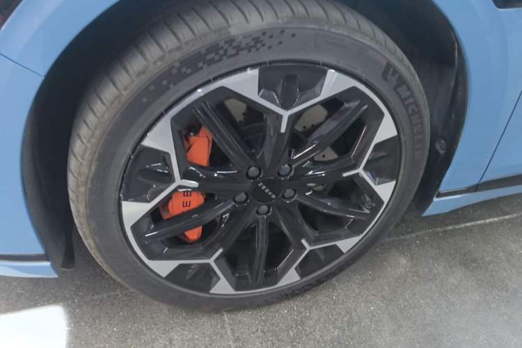 Used Zeekr 007GT 2025 Four-Wheel Drive Intelligent Driving Version 75 kWh Left Front Wheel Hub