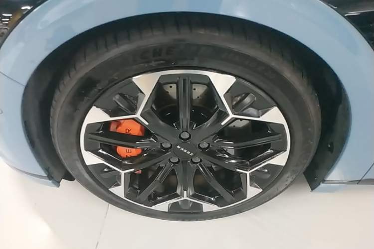 Used Zeekr 007GT 2025 Four-Wheel Drive Intelligent Driving Version 75 kWh Left Front Wheel Hub