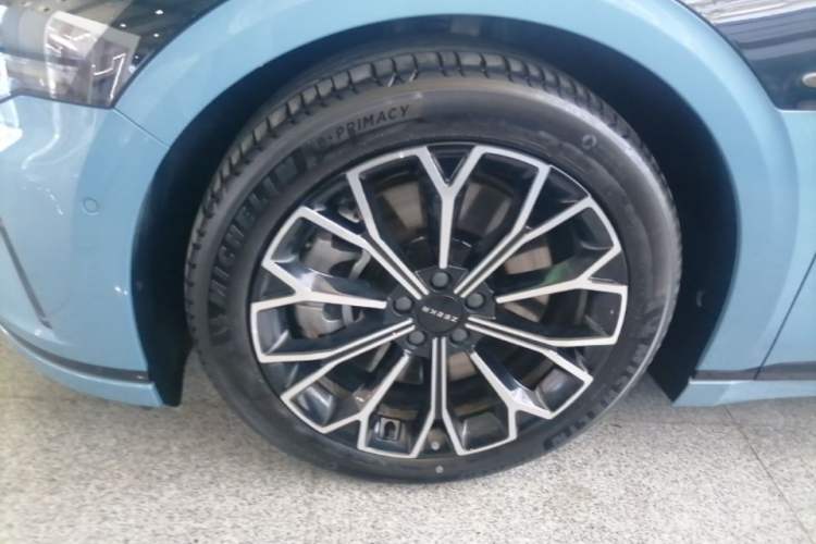 Used Zeekr 007GT 2025 Four-Wheel Drive Intelligent Driving Version 75 kWh Left Front Wheel Hub