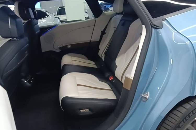 Used Zeekr 007GT 2025 Four-Wheel Drive Intelligent Driving Version 75 kWh Left Rear Seat