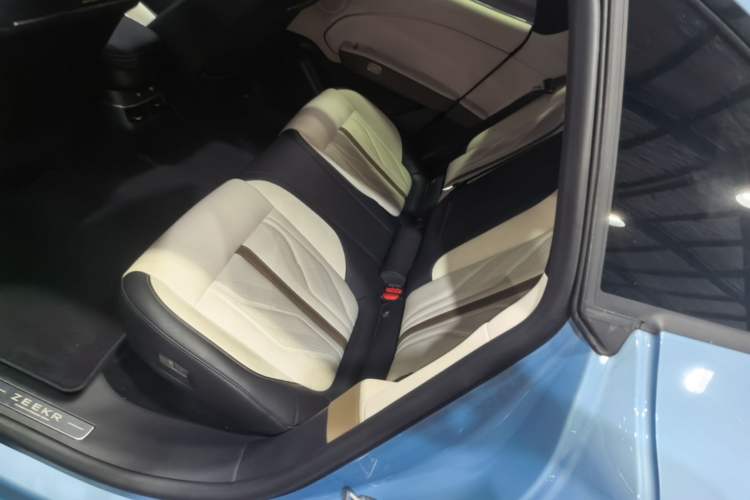 Used Zeekr 007GT 2025 Four-Wheel Drive Intelligent Driving Version 75 kWh Left Rear Seat