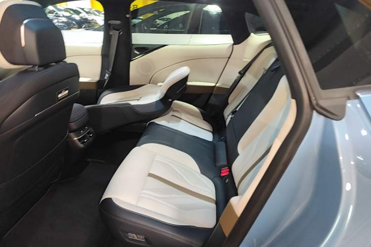 Used Zeekr 007GT 2025 Four-Wheel Drive Intelligent Driving Version 75 kWh Left Rear Seat