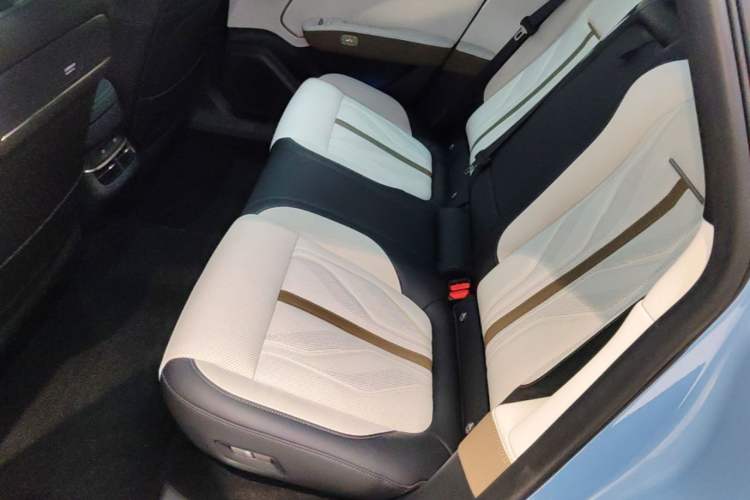Used Zeekr 007GT 2025 Four-Wheel Drive Intelligent Driving Version 75 kWh Left Rear Seat