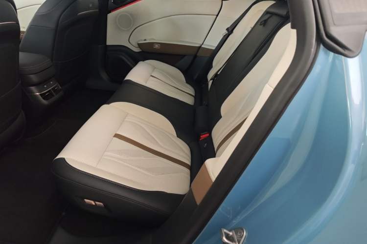 Used Zeekr 007GT 2025 Four-Wheel Drive Intelligent Driving Version 75 kWh Left Rear Seat
