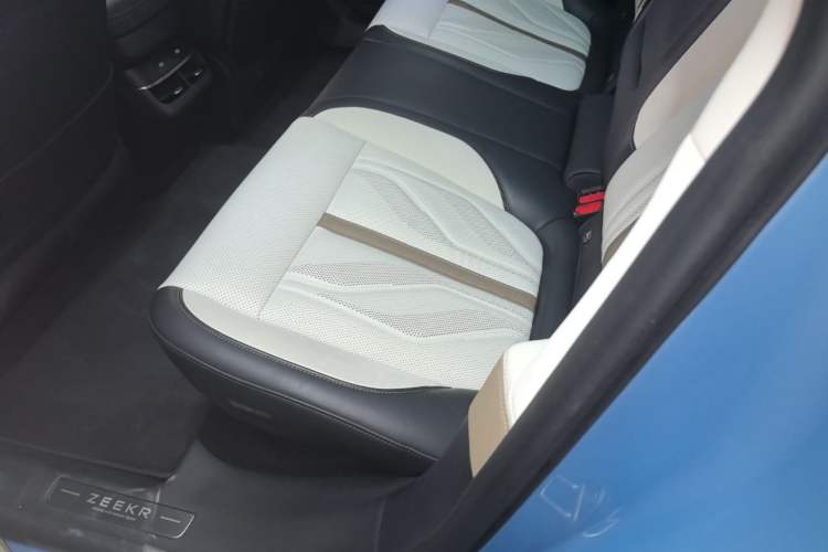 Used Zeekr 007GT 2025 Four-Wheel Drive Intelligent Driving Version 75 kWh Left Rear Seat