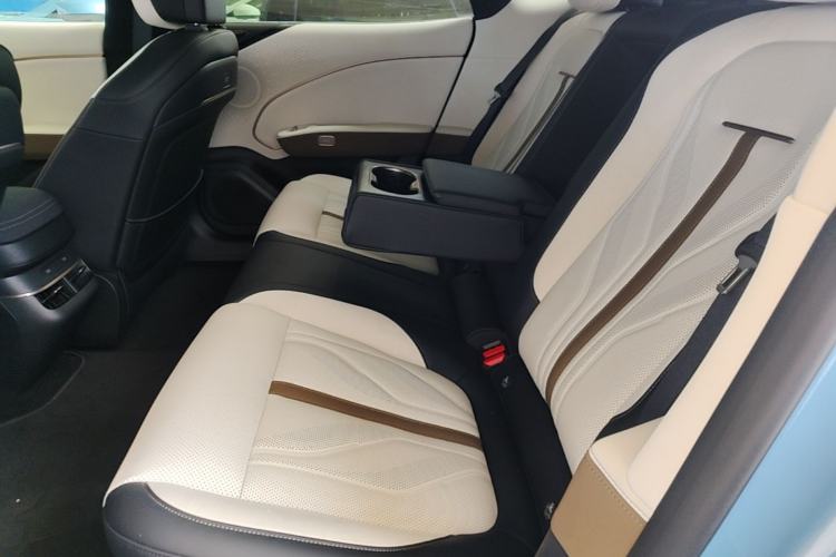 Used Zeekr 007GT 2025 Four-Wheel Drive Intelligent Driving Version 75 kWh Left Rear Seat