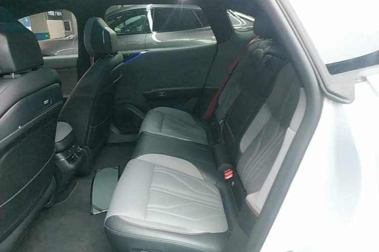 Used Zeekr 007GT 2025 Four-Wheel Drive Intelligent Driving Version 75 kWh Left Rear Seat