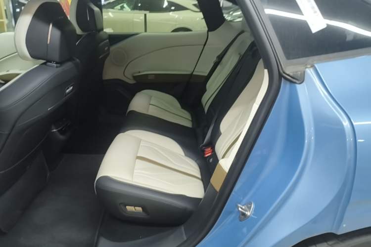 Used Zeekr 007GT 2025 Four-Wheel Drive Intelligent Driving Version 75 kWh Left Rear Seat