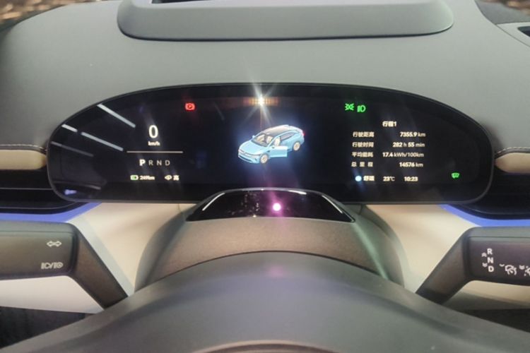 Used Zeekr 007GT 2025 Four-Wheel Drive Intelligent Driving Version 75 kWh Odometer Close Up