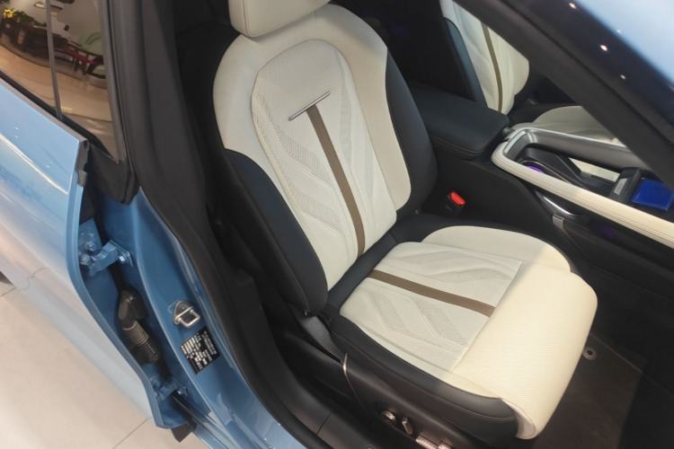 Used Zeekr 007GT 2025 Four-Wheel Drive Intelligent Driving Version 75 kWh Right Front Seat