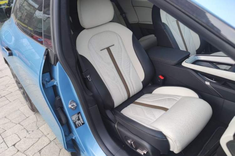 Used Zeekr 007GT 2025 Four-Wheel Drive Intelligent Driving Version 75 kWh Right Front Seat