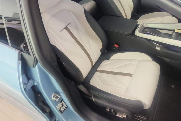 Used Zeekr 007GT 2025 Four-Wheel Drive Intelligent Driving Version 75 kWh Right Front Seat