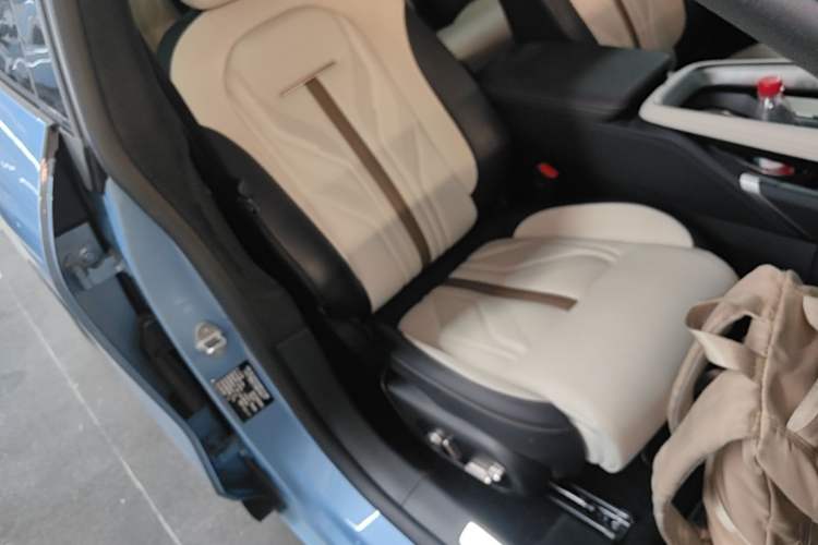 Used Zeekr 007GT 2025 Four-Wheel Drive Intelligent Driving Version 75 kWh Right Front Seat