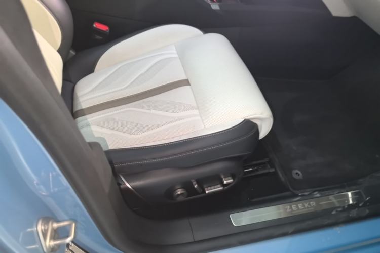 Used Zeekr 007GT 2025 Four-Wheel Drive Intelligent Driving Version 75 kWh Right Front Seat