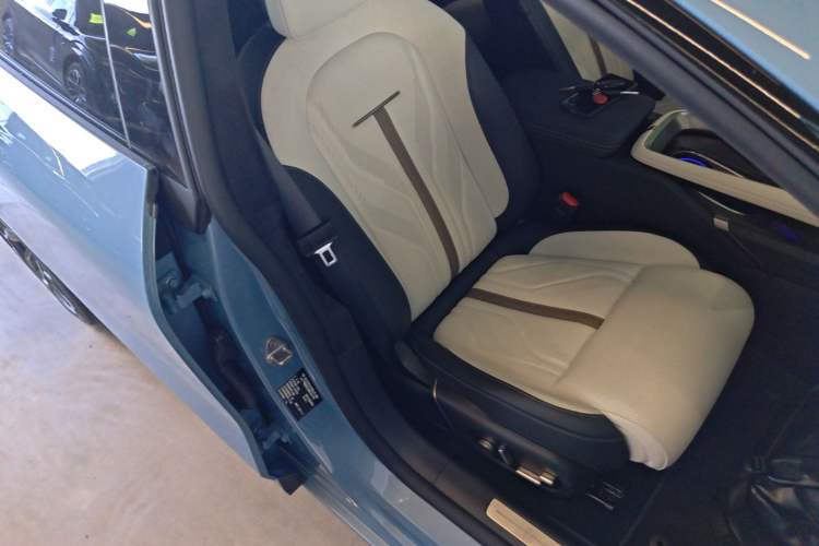 Used Zeekr 007GT 2025 Rear-Drive Intelligent Driving Version 75 kWh Right Front Seat