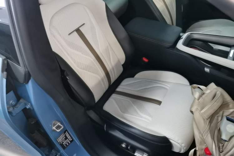 Used Zeekr 007GT 2025 Four-Wheel Drive Intelligent Driving Version 75 kWh Right Front Seat