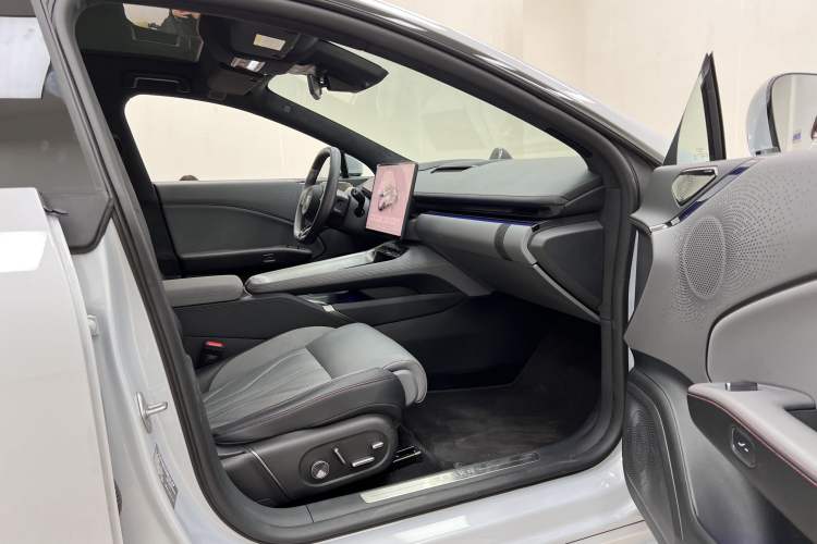 Used Zeekr 007GT 2025 Long-Range Rear-Wheel Drive Intelligent Driving Version 100 kWh Right Front Seat