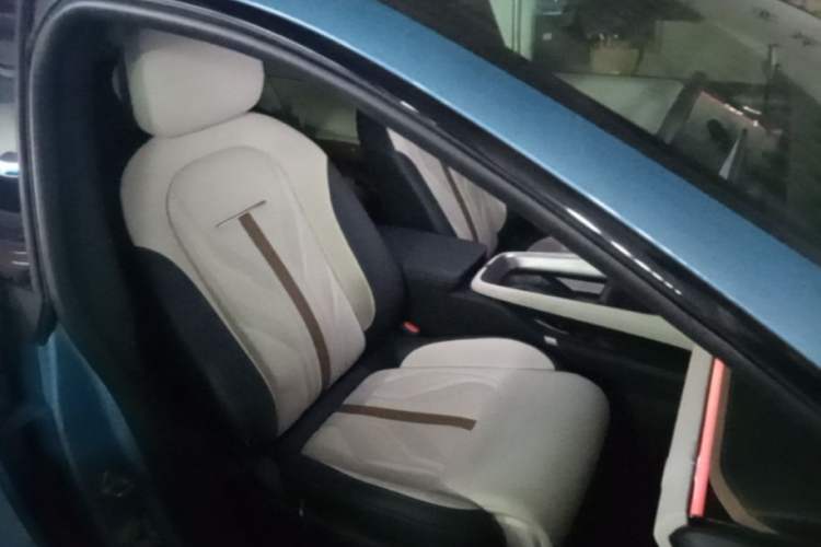 Used Zeekr 007GT 2025 Four-Wheel Drive Intelligent Driving Version 75 kWh Right Front Seat