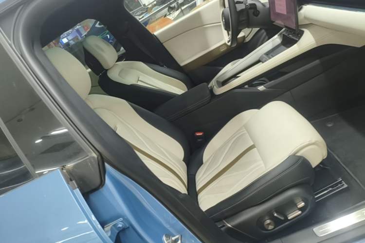 Used Zeekr 007GT 2025 Four-Wheel Drive Intelligent Driving Version 75 kWh Right Front Seat