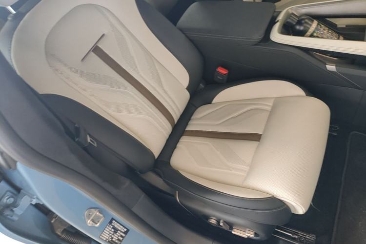 Used Zeekr 007GT 2025 Four-Wheel Drive Intelligent Driving Version 75 kWh Right Front Seat