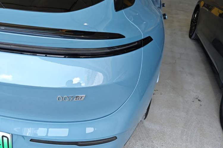 Used Zeekr 007GT 2025 Four-Wheel Drive Intelligent Driving Version 75 kWh Right Rear Taillight