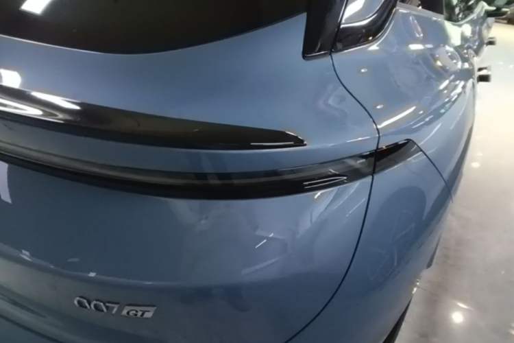 Used Zeekr 007GT 2025 Four-Wheel Drive Intelligent Driving Version 75 kWh Right Rear Taillight