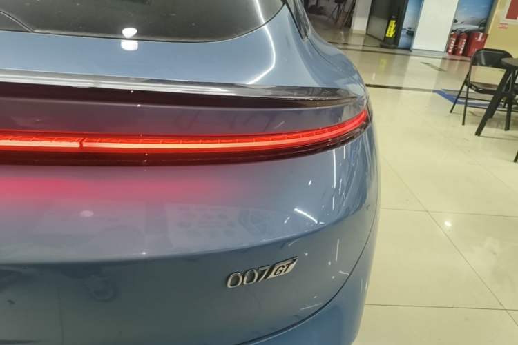 Used Zeekr 007GT 2025 Four-Wheel Drive Intelligent Driving Version 75 kWh Right Rear Taillight
