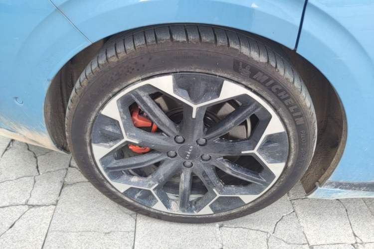 Used Zeekr 007GT 2025 Four-Wheel Drive Intelligent Driving Version 75 kWh Right Rear Wheel Hub
