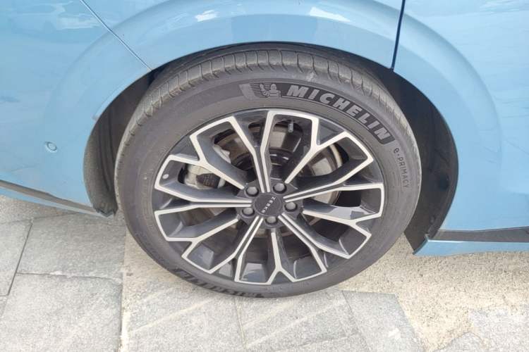 Used Zeekr 007GT 2025 Four-Wheel Drive Intelligent Driving Version 75 kWh Right Rear Wheel Hub