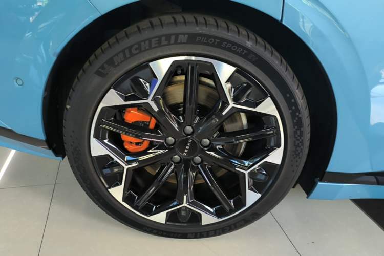 Used Zeekr 007GT 2025 Four-Wheel Drive Intelligent Driving Version 75 kWh Right Rear Wheel Hub