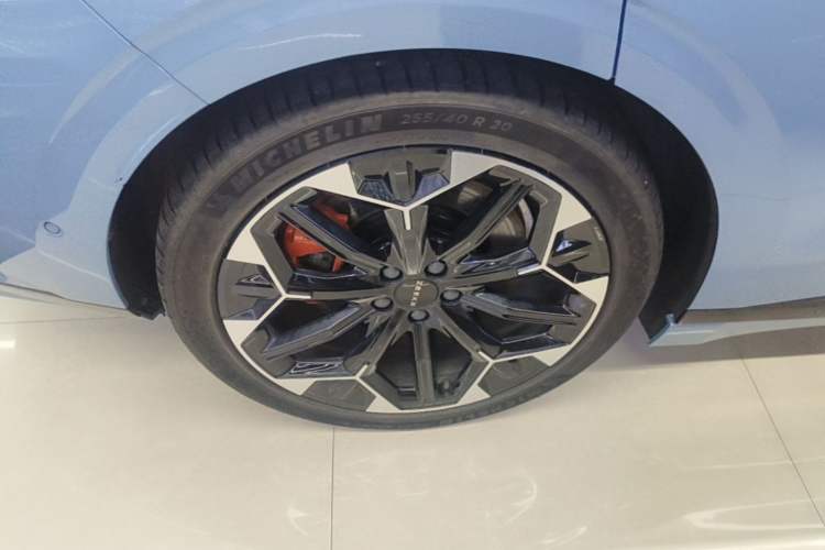 Used Zeekr 007GT 2025 Four-Wheel Drive Intelligent Driving Version 75 kWh Right Rear Wheel Hub