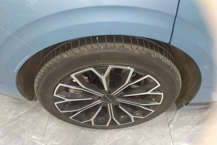 Used Zeekr 007GT 2025 Four-Wheel Drive Intelligent Driving Version 75 kWh Right Rear Wheel Hub