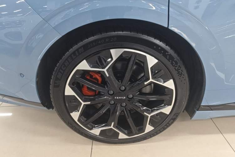 Used Zeekr 007GT 2025 Four-Wheel Drive Intelligent Driving Version 75 kWh Right Rear Wheel Hub