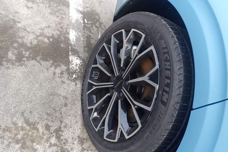 Used Zeekr 007GT 2025 Four-Wheel Drive Intelligent Driving Version 75 kWh Right Rear Wheel Hub
