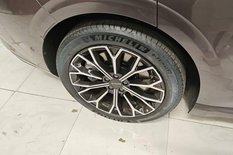Used Zeekr 007GT 2025 Rear-Drive Intelligent Driving Version 75 kWh Right Rear Wheel Hub
